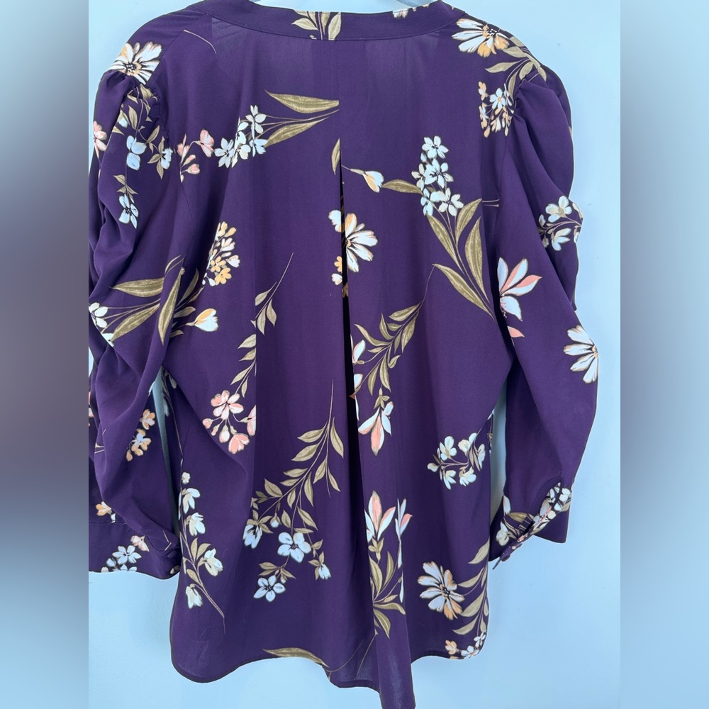 Calvin Klein Purple Floral Henley Blouse Ruched Sleeve Top Size Large - Picture 2 of 4